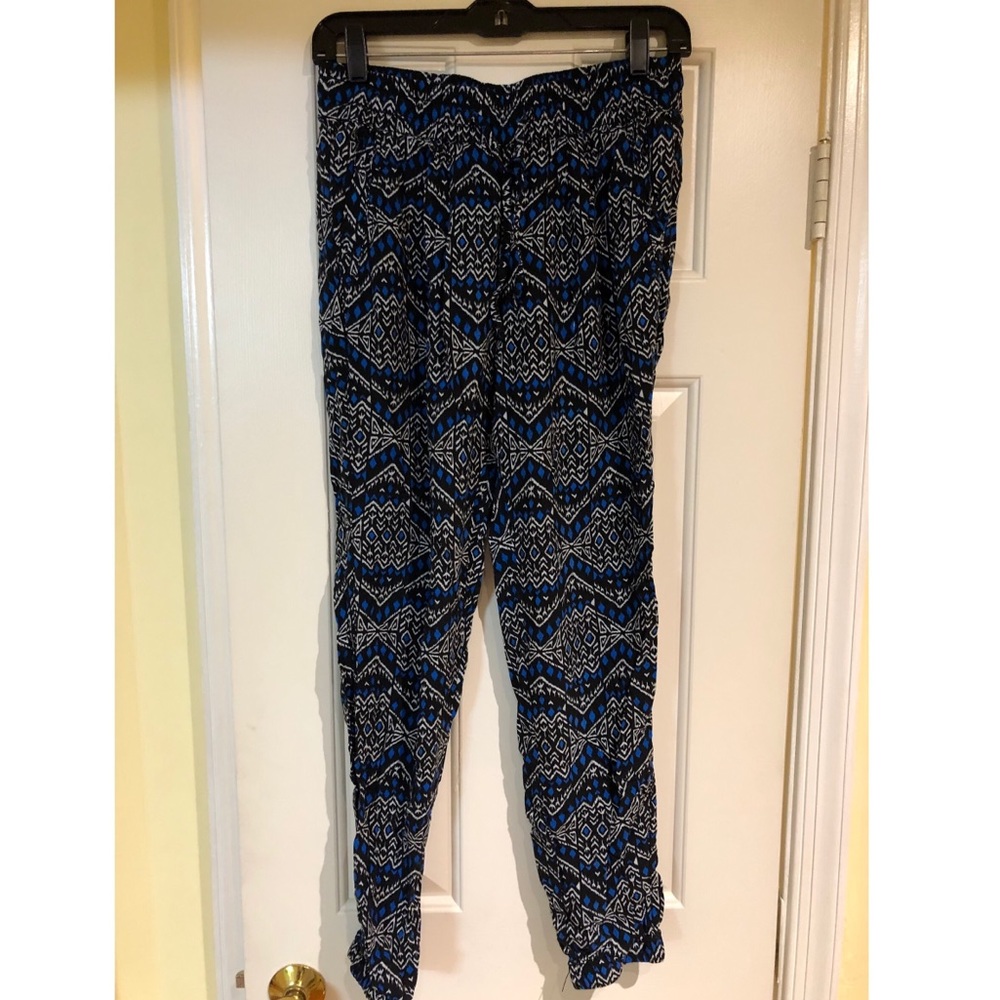 Fun pants! - Picture 2 of 4